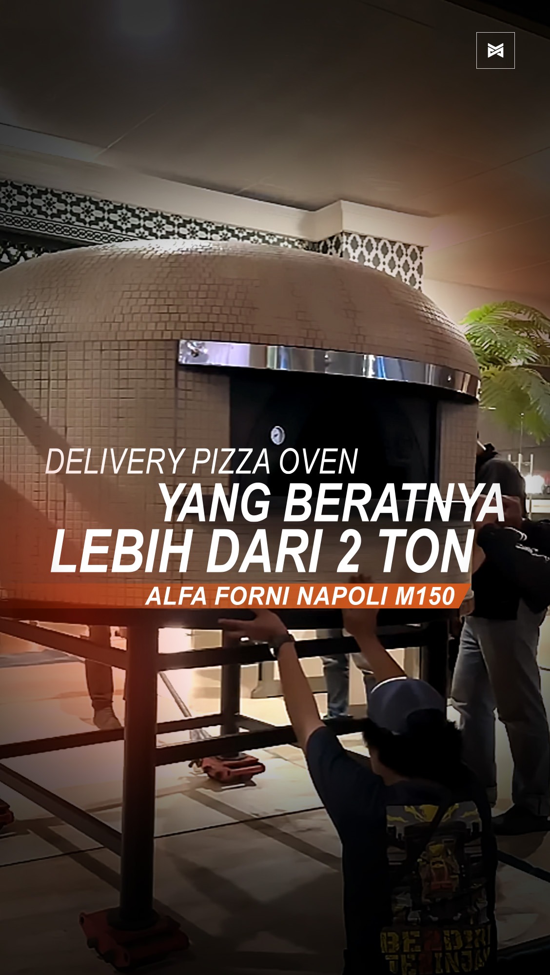 Mindahin oven pizza 2,5 ton ke restoran di mall?
Perjalanannya ternyata nggak sesederhana itu.
Sebelum dikirim ke lokasi, setiap produk di MFK melewati proses pengecekan detail di gudang untuk memastikan semuanya siap sebelum instalasi.
Unit ini adalah Alfa Forni Napoli M150, pizza oven profesional dengan berat lebih dari 2 ton.
Destinasi kali ini:
📍 Pellegrini’s – Plaza Indonesia
Ini baru perjalanan delivery-nya.
Di video berikutnya kita lihat proses instalasinya.