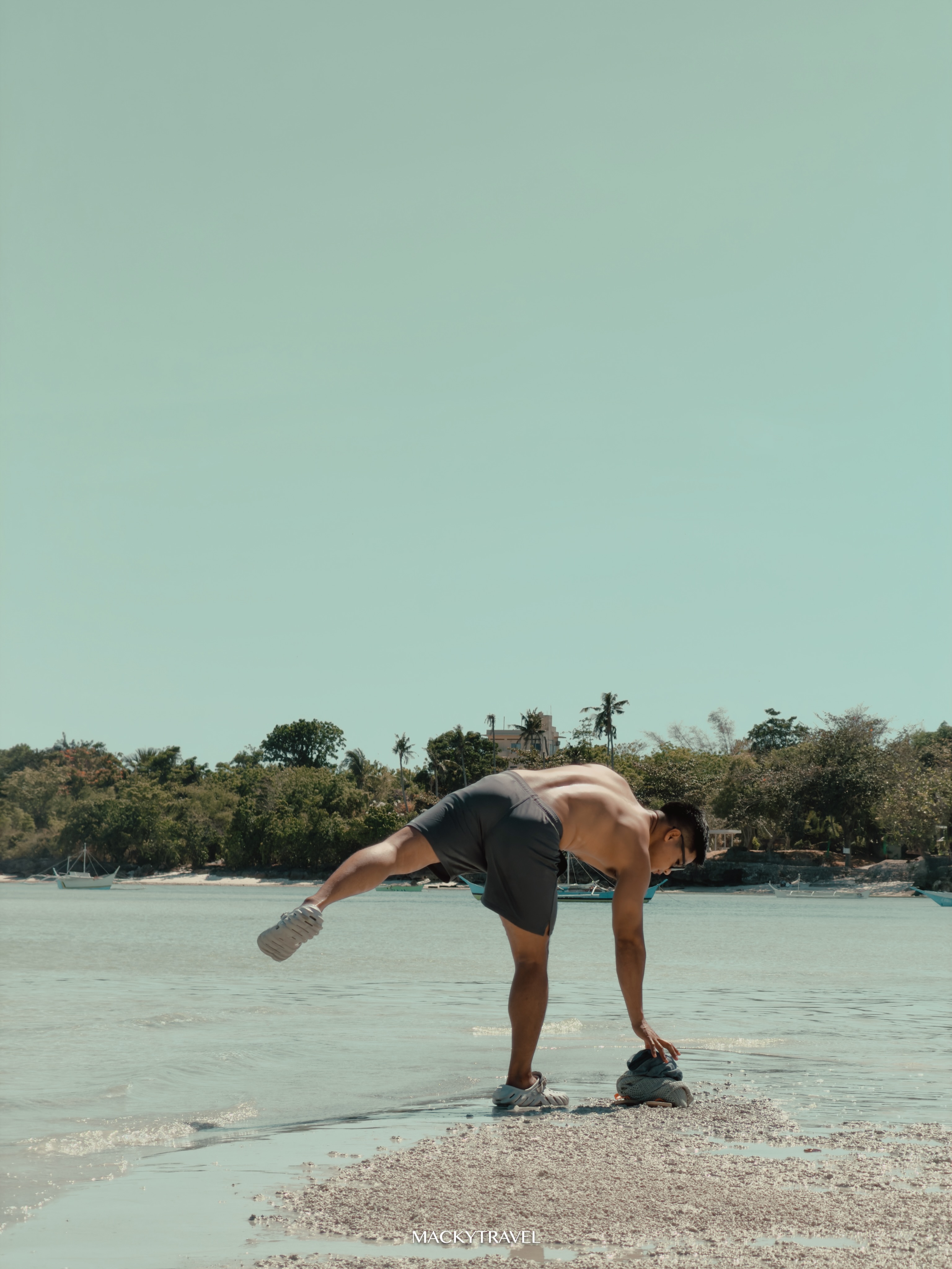 Bantayan Island Random Candid Pose for
Men
Mga ganitong pose lang talaga madaling gawin.
Nag enjoy lang ako sa beach, no stress, just pure relax. Sana ma-inspire kayo sa simple moments na ganito. Preset used: cine profile 1 copper
Camera: iPhone 17 Pro #bantayanisland #beachlife #candidshots #sunnyday #ocean
